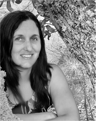 Monica Roe headshot